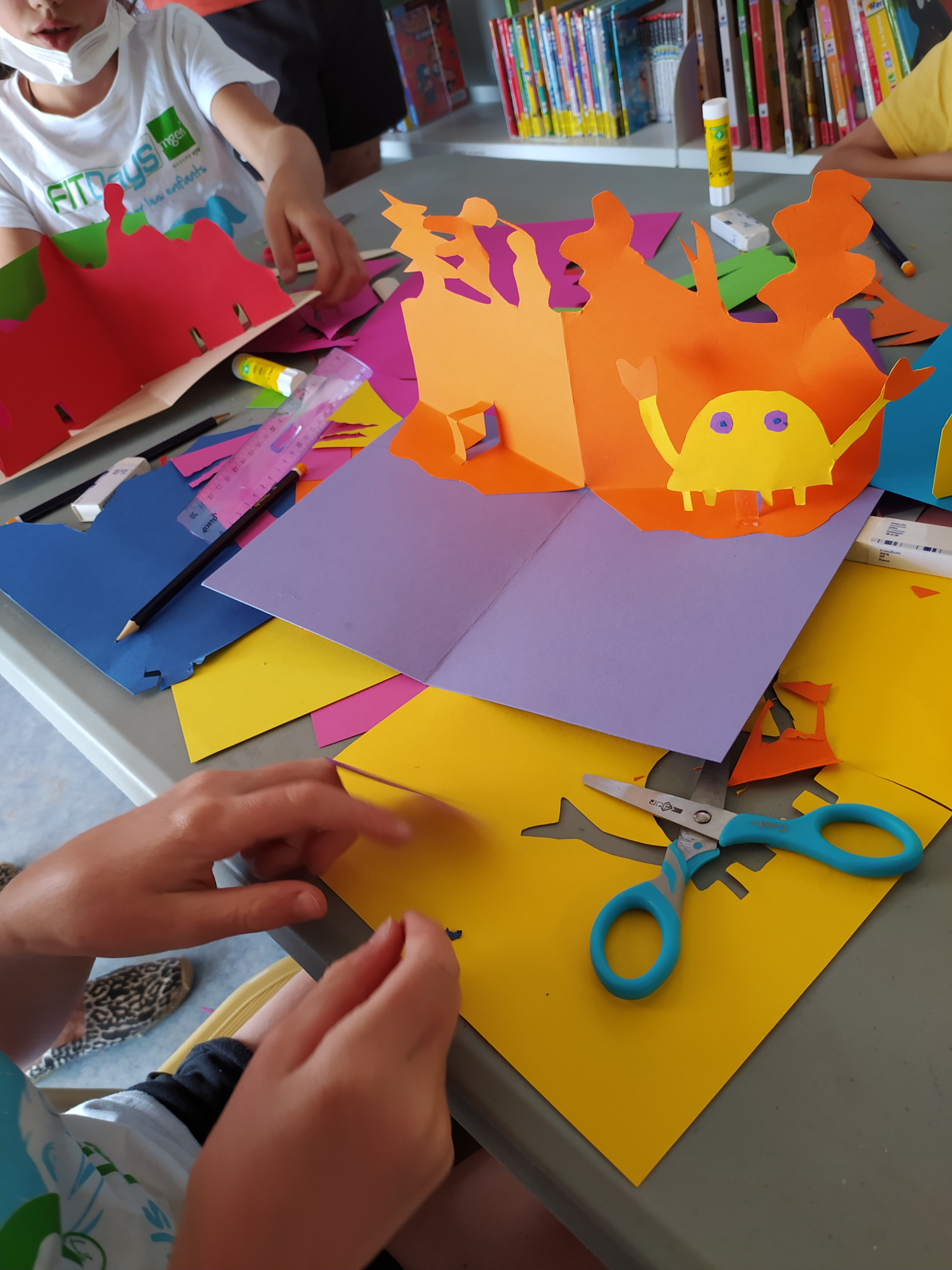 papiers découpés